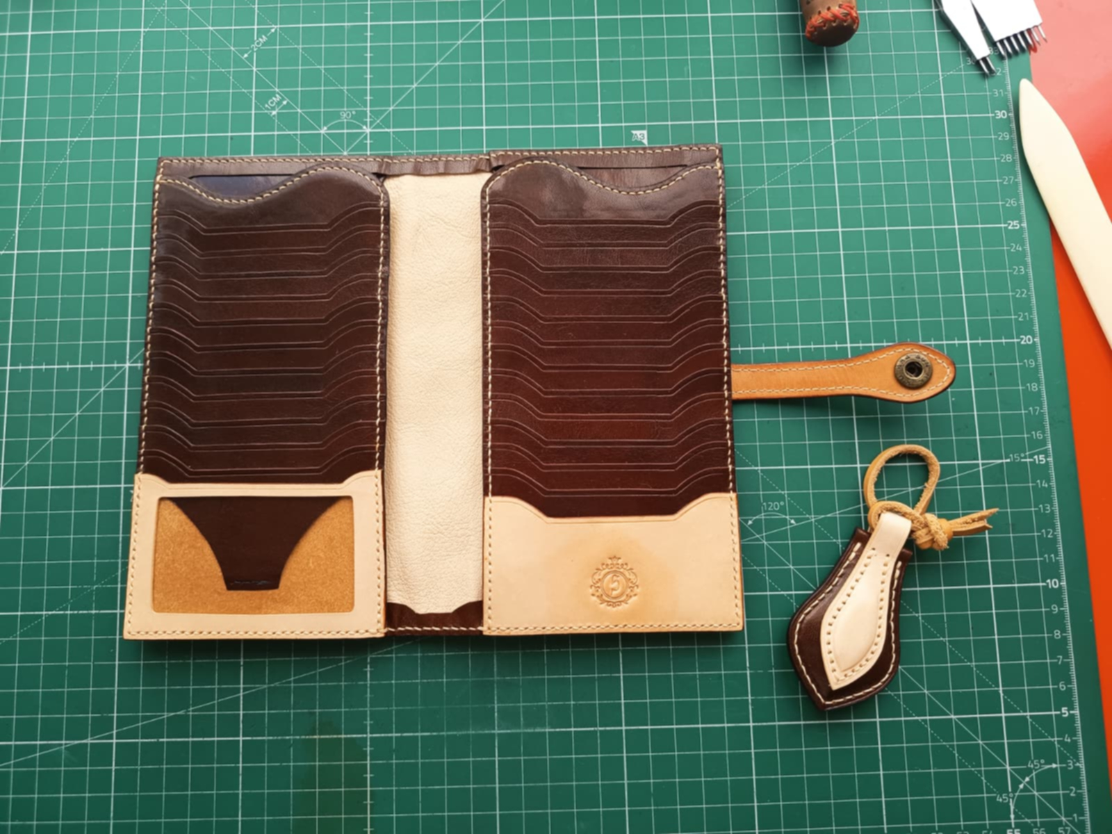24 Carte Long Wallet Aperto